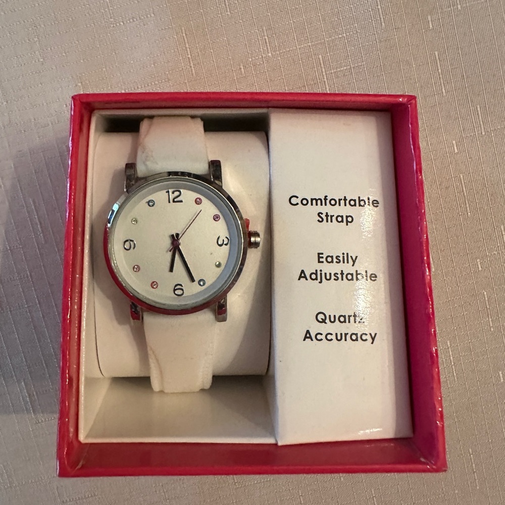 White Quartz Watch with Silver Accents